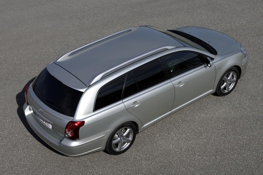  Toyota Avensis Wagon 2006 года  (фото 57 из 71)